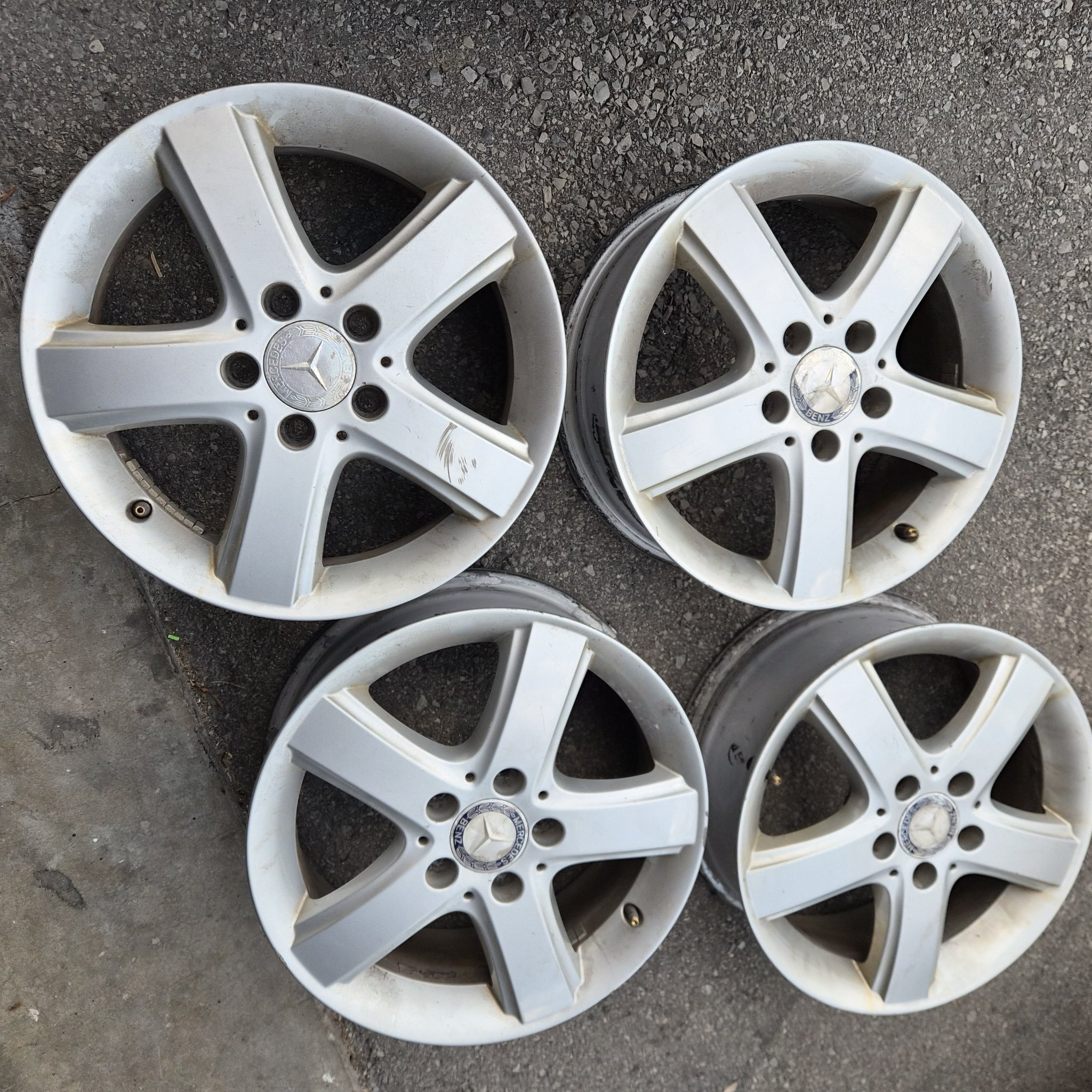 Dirty Mercedes wheel before refinishing